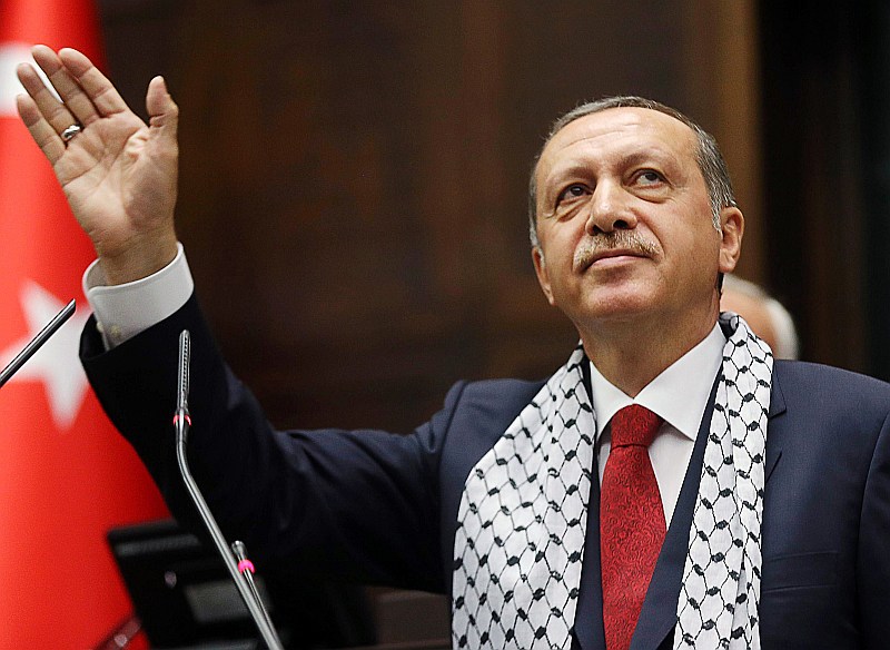 Erdogan changes the constitution: he wants to protect families from “perverse tendencies”