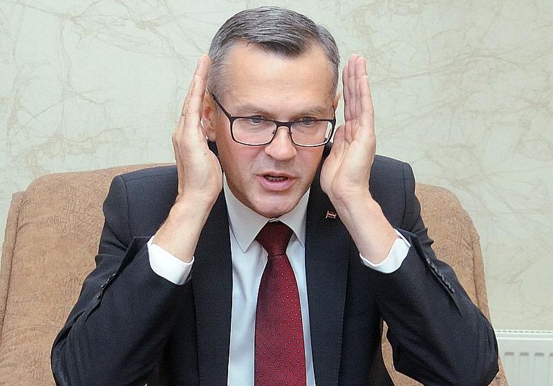 Политик латвии. Министр культуры латвии. Посол россии в латвии 2016. Политик латвии. Латвия эвика силиня.