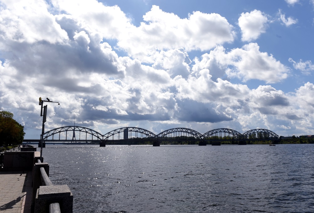 Latvia Weather: Rain, Sleet & Possible Snow Today