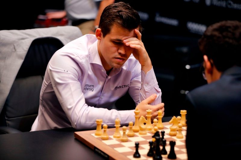 Den femdobbelte verdensmesteren i sjakk forsvarer kanskje ikke tittelen sin