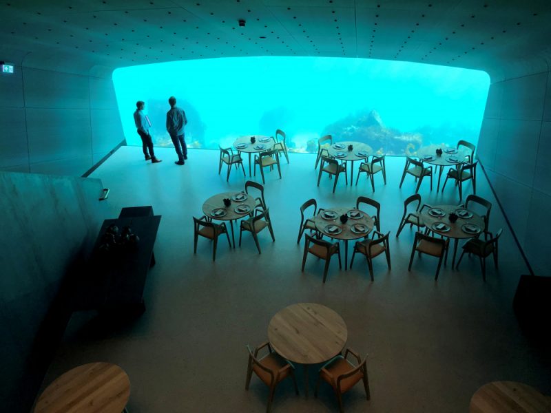 JEG VENTER!  Europas første undervannsrestaurant åpner i Norge