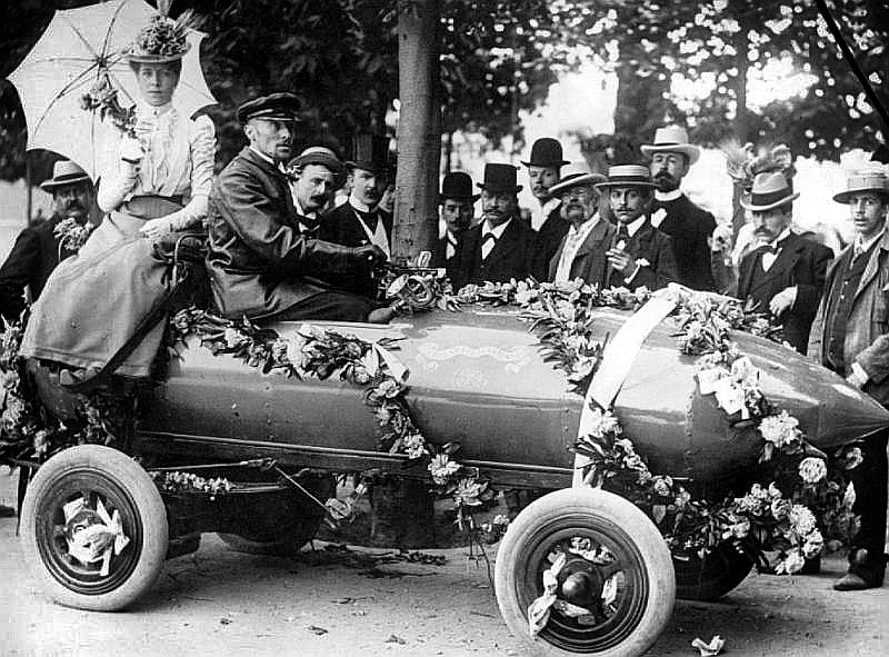 1899. gada 29. aprīlī. 100 km/h robeža pārvarēta! | LA.LV