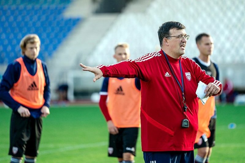 The remuneration of the head coach of the Latvian national football team Dainis Kazakevics has remained at the current level after the extension of the contract.