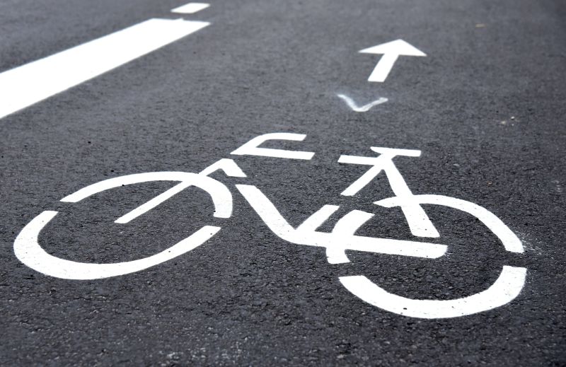 By maintaining only one bicycle lane, the traffic organization on Čaka Street will be changed