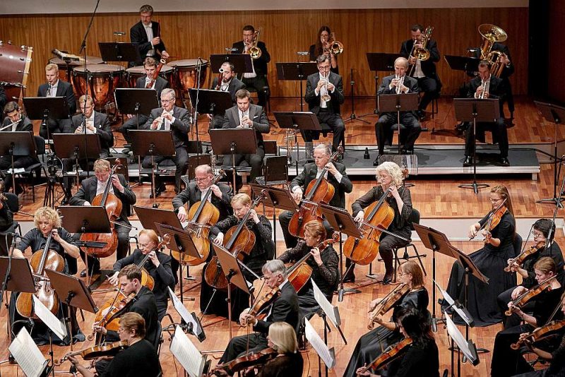 Big concert in four concert halls.  Armands Znotins reviews the big concert of Latvian symphonic music