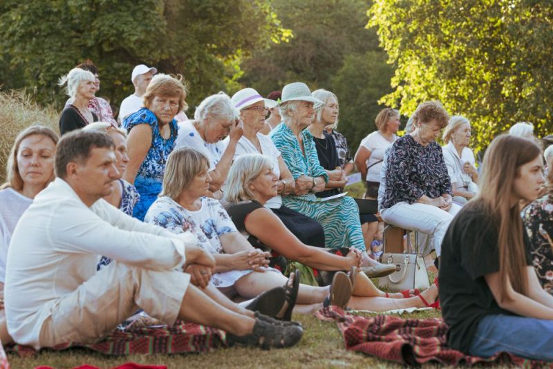 PHOTO: People enjoy the summer concerts of the South Kurzeme festival “Rimbenieks”