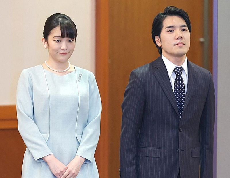 Princess Mako marries a simple guy, gives up millions and divides Japanese society