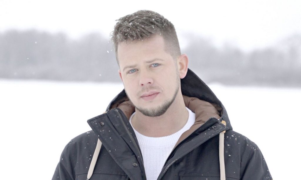 VIDEO.  Musician Oskis wishes no one “Damn cold” this Christmas