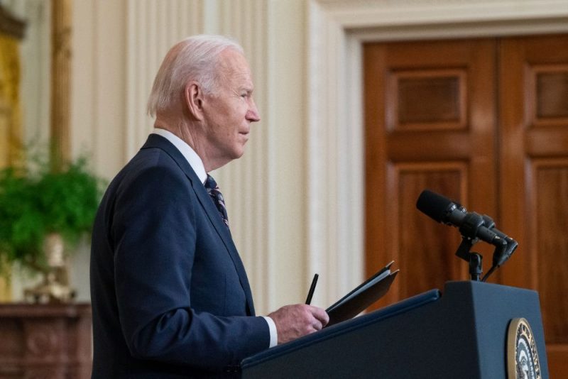 Biden announces the first round of sanctions against Russia and the sending of additional forces to the Baltic states