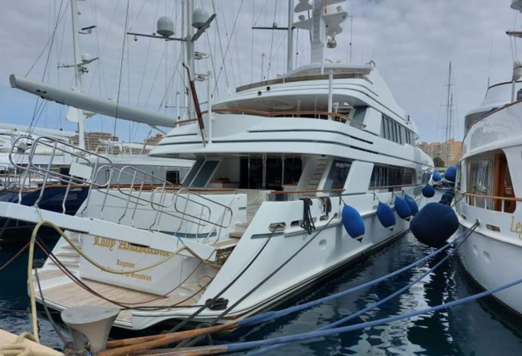 L’Italia arresta lo yacht dell’oligarca russo Melnichenko