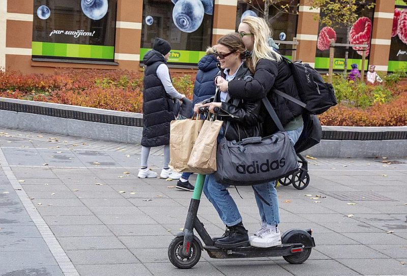 “This would be the time when we should directly copy Sweden’s example!”  Latvians on the new scooter law