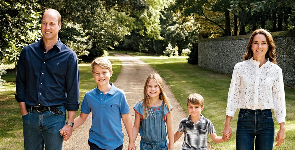 PHOTO.  Prince William and Kate Middleton publish a family photo: social network users rush to write funny comments