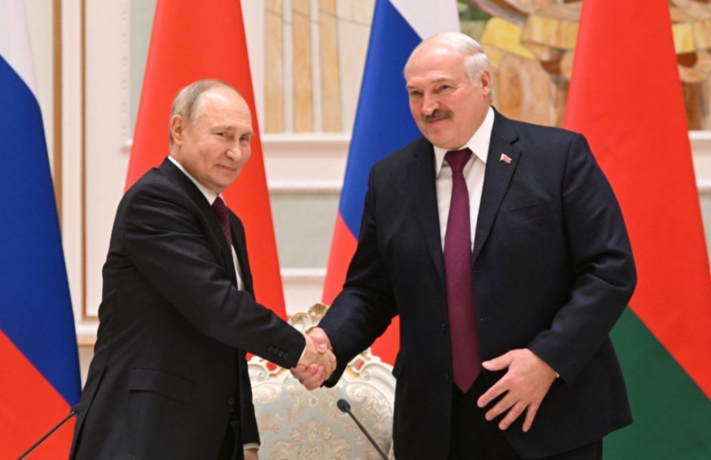 “Limitations on Lukashenko’s Control of Nuclear Arms: Putin Holds the Key Tight”