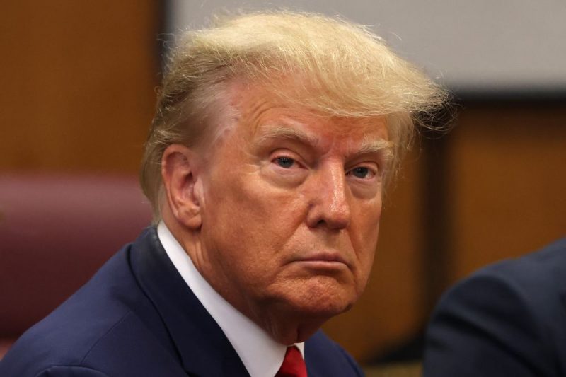 トランプ大統領、自身の法的苦境をナワリヌイ氏の訴追に喩える