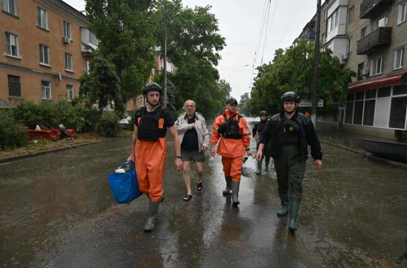 35 People Missing After Kahovka HPP Explosion in Southern Ukraine