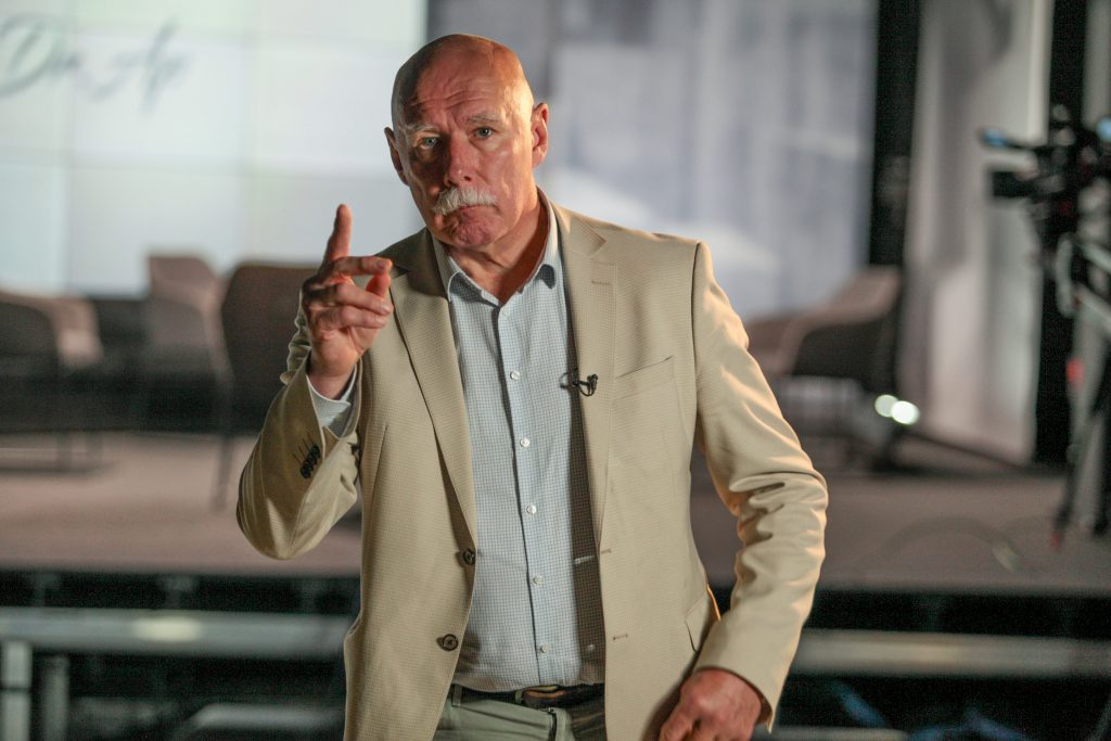 Pēteris Apinis. Par smēķēšanas, mazkustības, liekā svara korelāciju ar ...