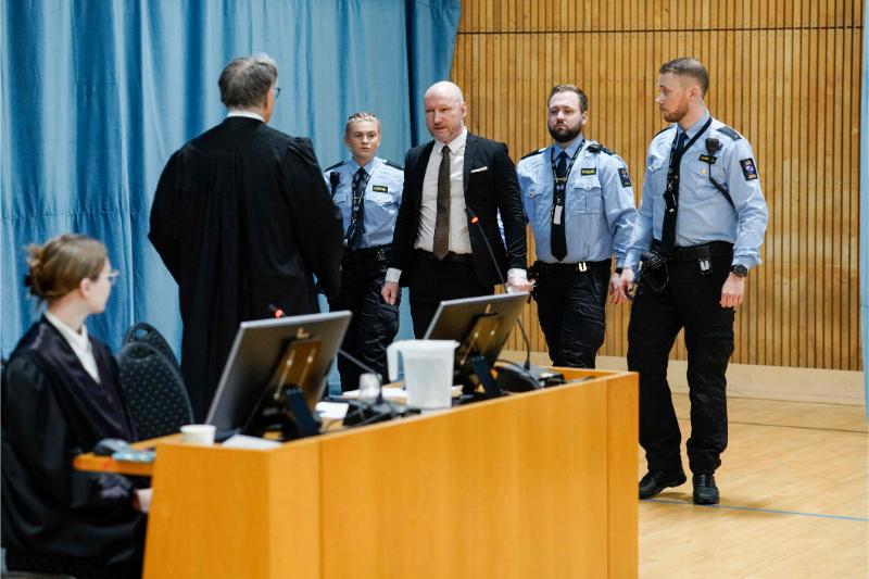 FOTO.  Allerede glemt?  Massemorder Breivik saksøker Norge.  «Jeg føler meg for isolert!»