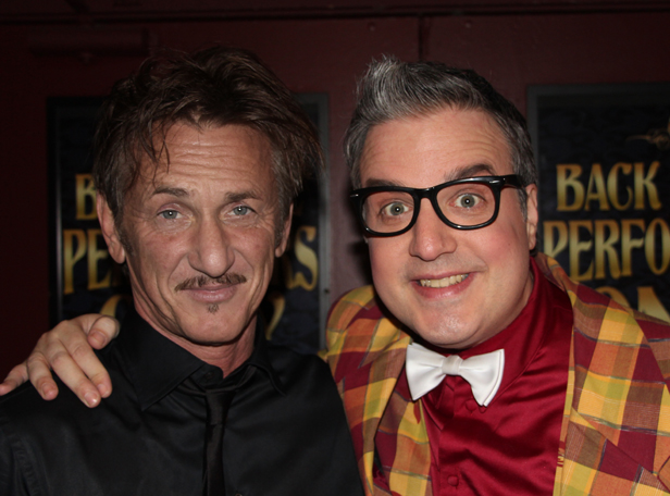 写真、ビデオ。 魔法、ユーモア、奇跡！ 才能豊かで受賞歴のあるマジシャン、ラファエルズ氏がラトビアを訪問します