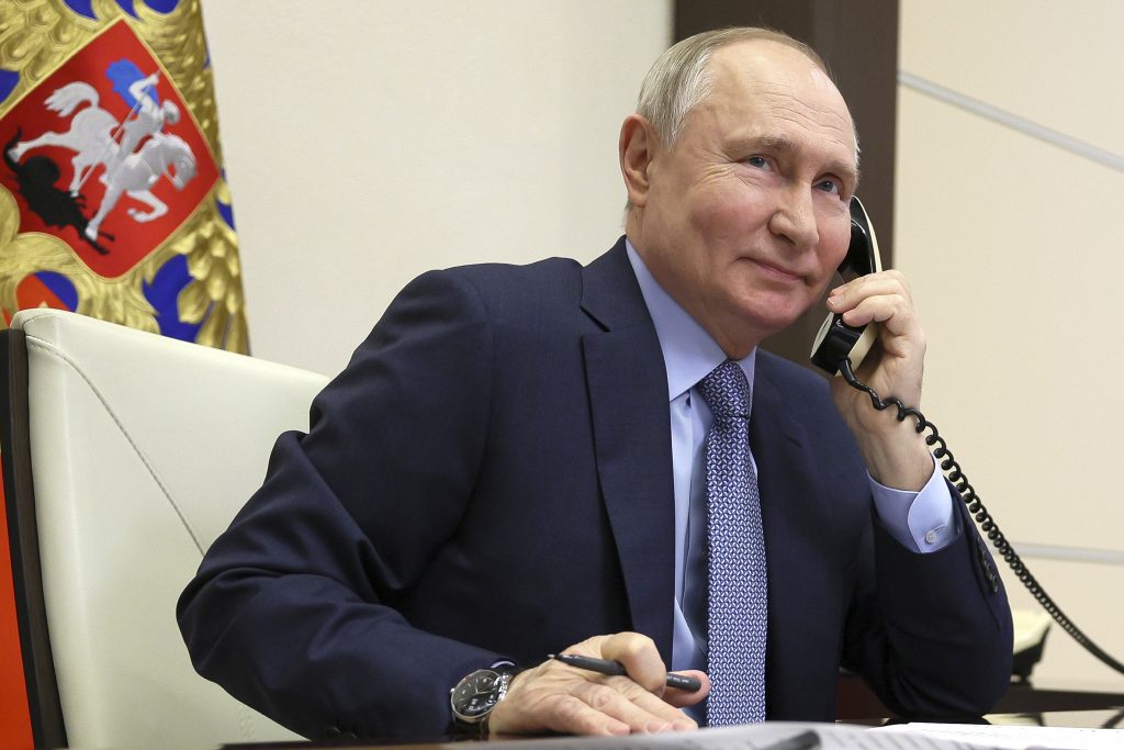 「このような状況で暮らすのは非常に難しい…」プーチン大統領は、西側諸国では「男女がトイレを共有する」ため、ロシア人が一斉に帰国していると語る