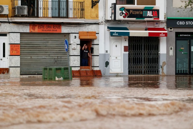 ビデオ。秋の強い嵐と洪水でスペイン大混乱：死者数名、行方不明者も