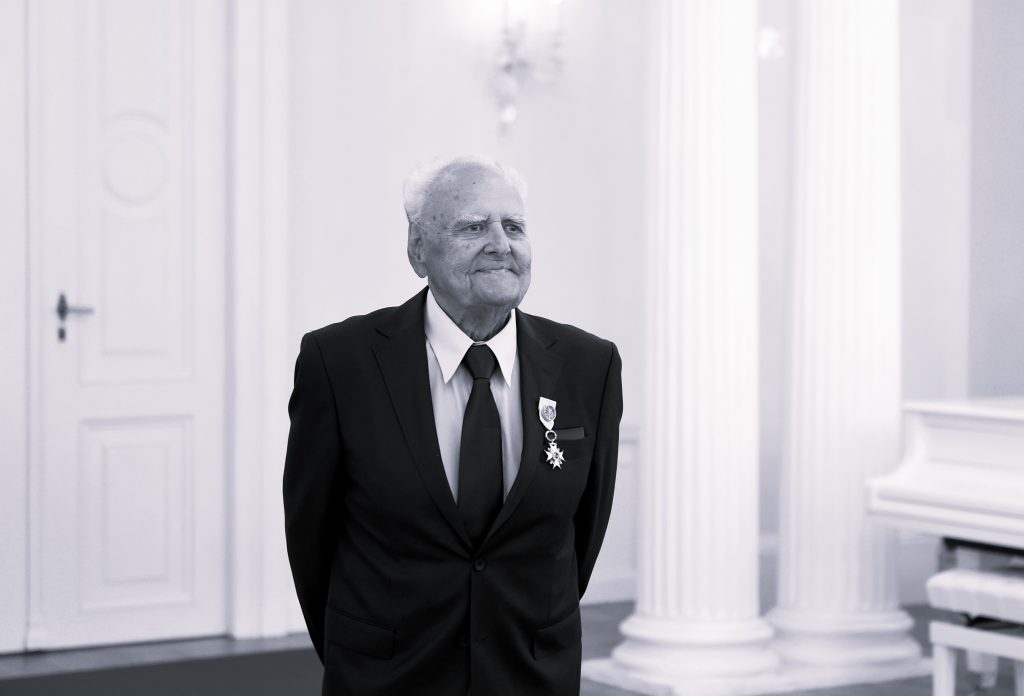 Mūžībā devies spilgts komiķis un aktieris ar apbrīnojami siltu enerģiju ...