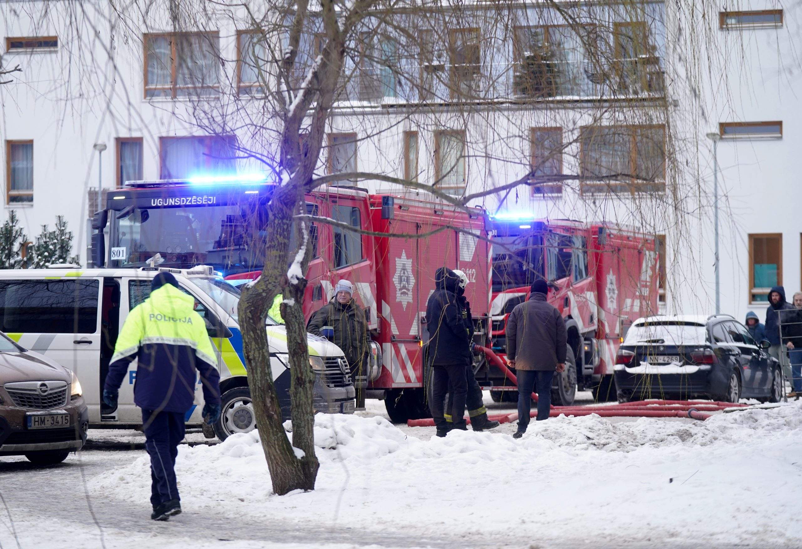 FOTO. VIDEO. Kā izskatās dzīvokļu ēka Ķekavā pēc traģiskā ugunsgrēka ...