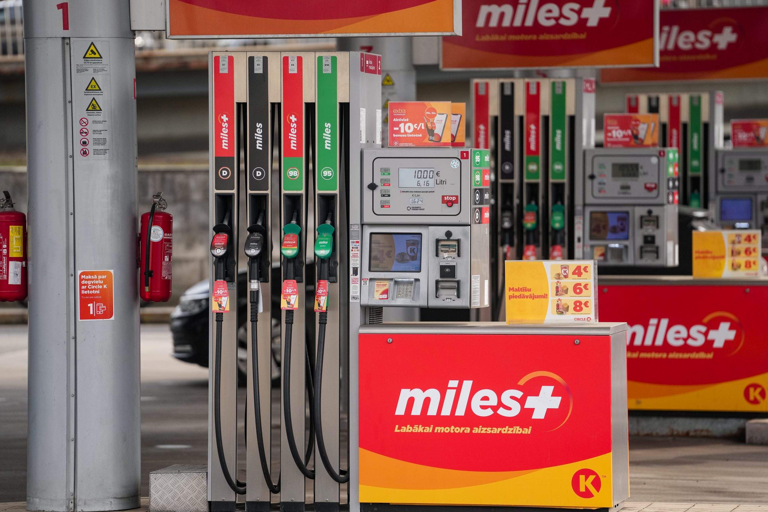 Rīga atkal ir topā – degvielas cenu tendences Baltijas valstu ...